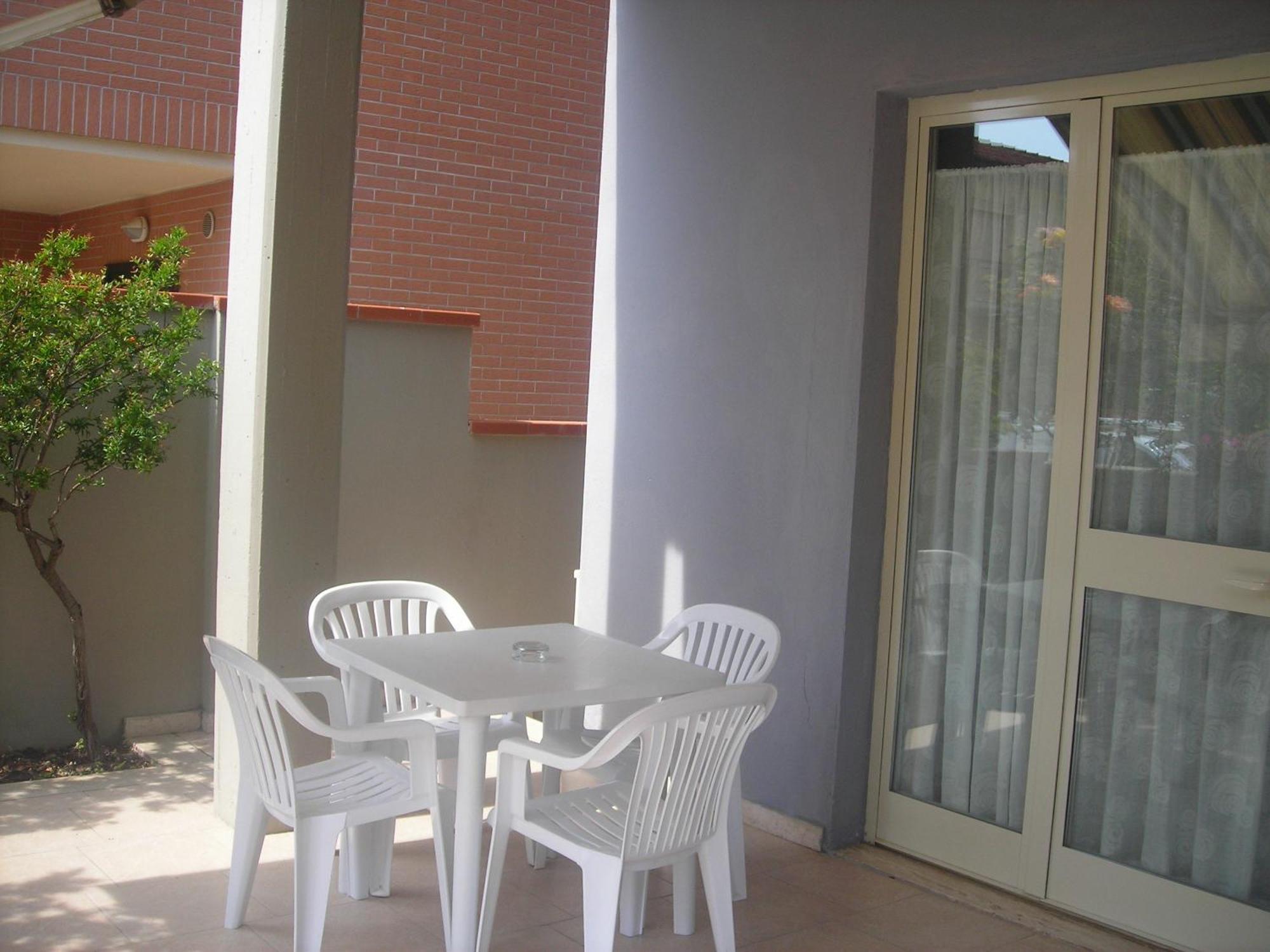 C.A.V. Residenza Prisco Aparthotel Marina di Grosseto Luaran gambar